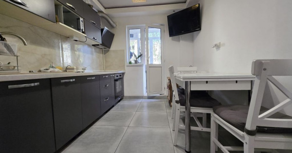 Apartament 3 camere decomandat renovat -Aparatorii Patrie...