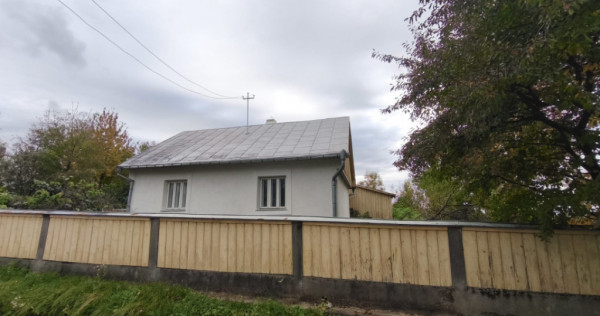 Casa individuala, 60mp, teren 3000mp, zona Padureni, Siret