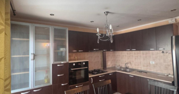 Apartament 3 camere , etj 1 , Radauti