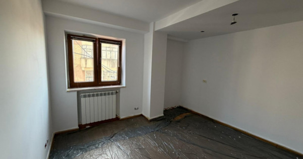 Apartament 3 camere , etj 1 , Radauti
