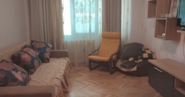 Inchiriez apartament 3 camere in Drumul Taberei - la 5 min. de metrou.
