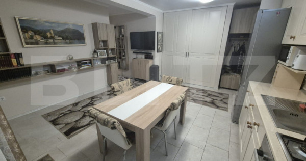 Apartament semidecomandat cu 2 camere, parcare, zona Tineret