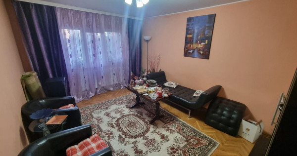 Casa de cultura-apartament 3 camere decomandat cu gaze