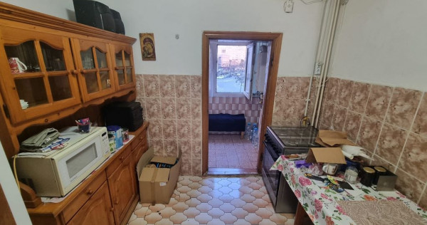 Casa de cultura-apartament 3 camere decomandat cu gaze