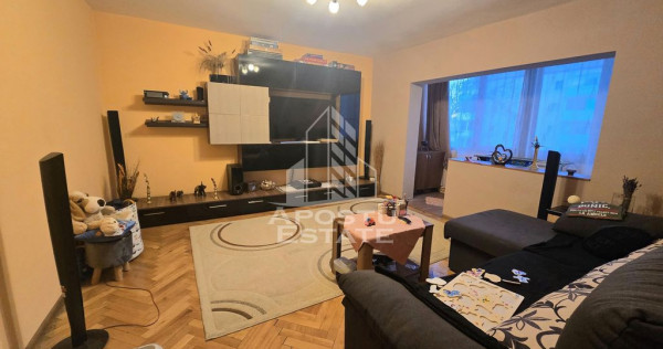 Apartament cu 3 camere si 2 balcoane, etaj intermediar, z...