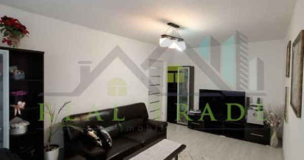 Apartament 3 camere decomandat etaj intermediar Racadau