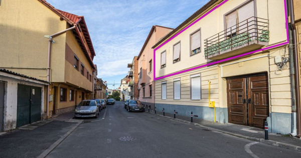 Etaj &icirc;ntreg de v&acirc;nzare, ultracentral &icirc;n Arad | 190.000...