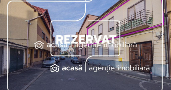 REZERVAT! Un etaj &icirc;ntreg. Trei unități. O singură dec...