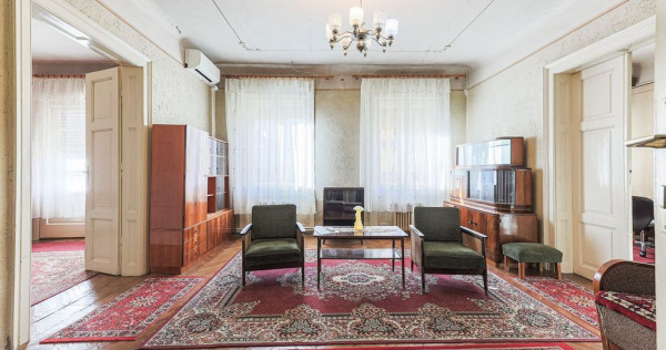 Un întreg etaj ultracentral în Arad