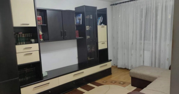Apartament 3 camere, decomandat - zona Astra