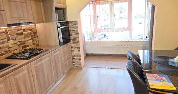 Vand apartament 2 camere decomandat in Deva, zona Zamfirescu, suprafat