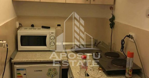 Garsoniera in zona Complexului Studentesc, etaj intermediar
