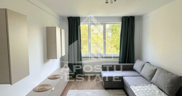 Apartament cu 3 camere, renovat, decomandat, zona Tipogra...