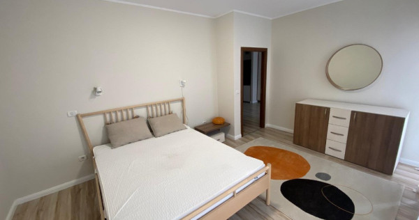 Apartament 3 camere, zona Intim, bloc Bermo