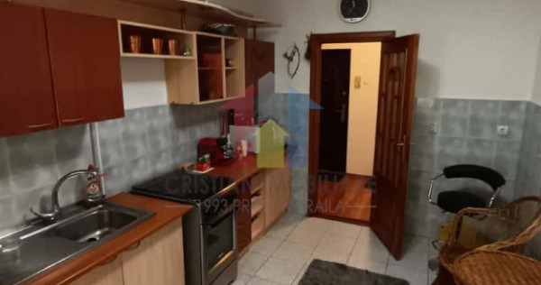 LIBER 3 camere, parter cu balcon 14 m, Semimobilat, Garii