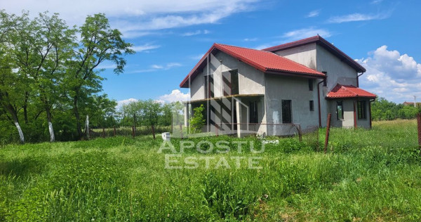 Casa individuala cu 8 camere si terase, teren generos, CO...