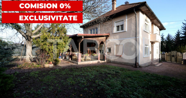 Casa individuala de vanzare cu 5 camere 2 balcoane zona Cent