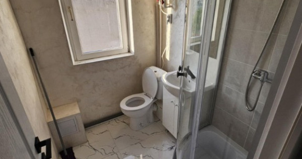 Cameră de cămin cu baie proprie,Bularga,cu chirias(250euro)