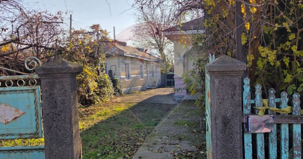 Casă / Vilă de v&acirc;nzare/Ciuslea
