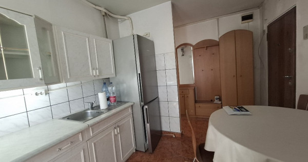 Vand apartament 3 camere zona UTA - Vlaicu