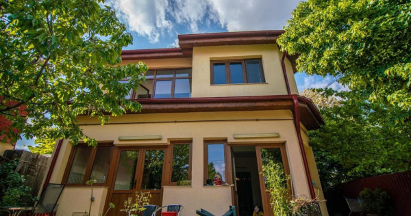 Zona Metrou Brancoveanu Vila P+1+M 270 mp teren 570 mp