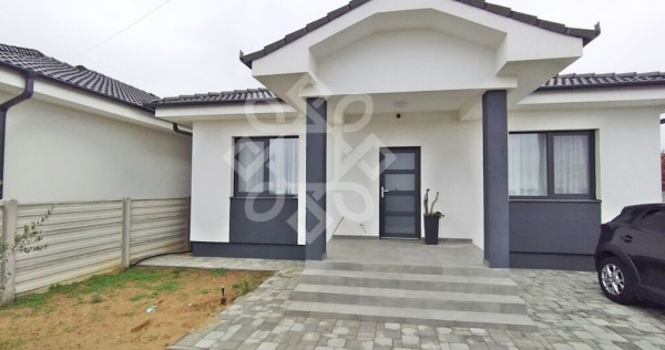 Casa moderna cu 3 dormitoare in Sanmartin