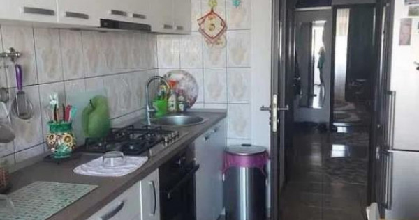 Trocadero, 3 camere, decomandat, vanzari Constanta