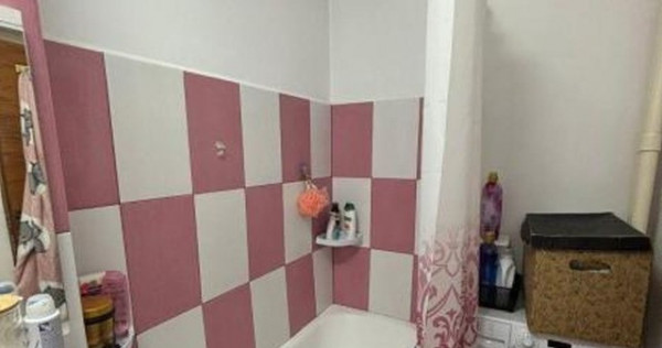 Obor garsoniera la metrou