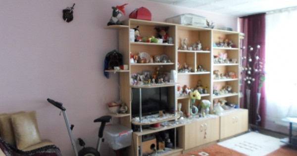 Apartament 3 camere, decomandat in Ploiesti, 9 Mai