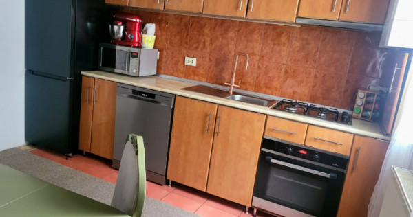 Apartament 2 camere decomandat,zona Stejarului