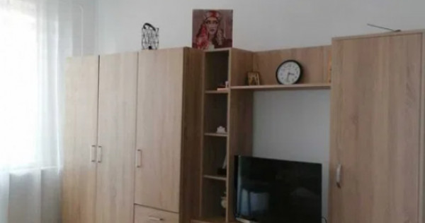 Garsoniera decomandat - zona Astra