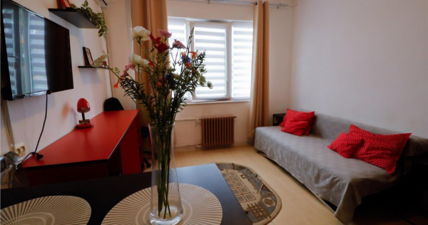 Tur 3D! Mica rezidenta,luminoasa,mobilata, accesorizata,loc