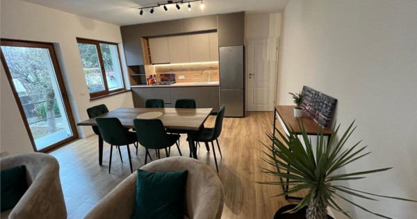 Casa Curte generoasa 3 Camere, Centrul Civic