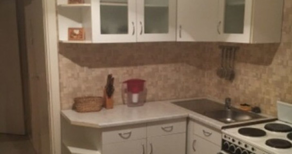 Garsoniera de inchiriat zona Titan