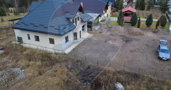 Casă / Vilă cu 8 camere de v&acirc;nzare