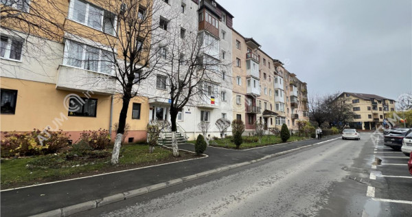 Apartament cu 2 camere si pivnita situat in zona Rahovei din