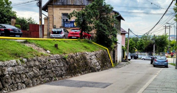 Oportunitate! Ultracentral, casă și teren, mun. Turda, jud