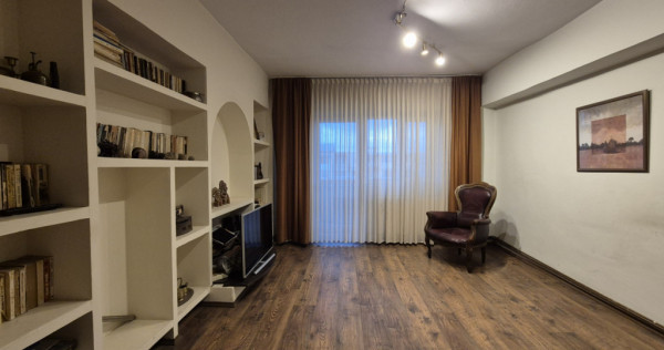 Apartament 3 camere, decomandat, Strada Victoriei