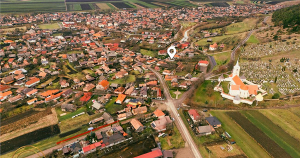 Casa rustica, cu teren roditor de peste 1.000mp, Sanzaieni,