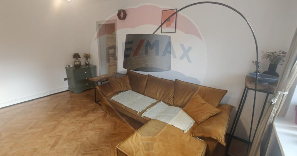 Apartament cu 3 camere de inchiriat Victor Babeș etaj 1