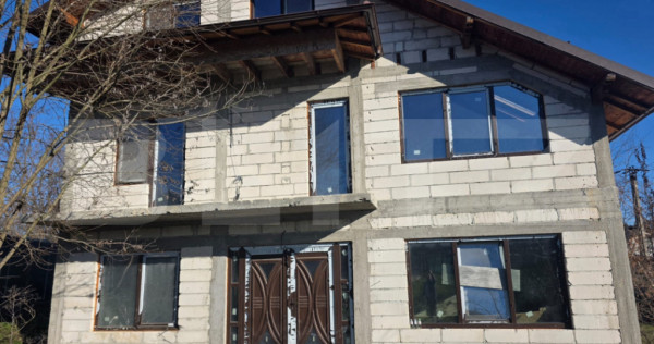 Casa de vanzare - 270 mp &ndash; Viforata, 3 km de Targoviste