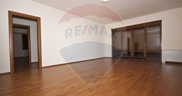 Apartament 3 camere, luminos &icirc;n Zona de Nord, Aviației/...