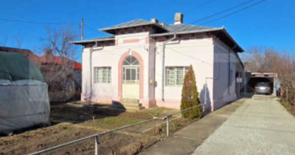 FORTĂREAȚĂ ȘI CONFORT: Casă Consolidată, Teren 809 mp