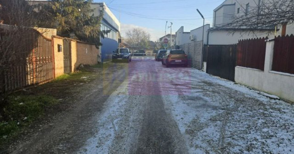 Teren Clinceni cu drum de servitute - zona Primarie.