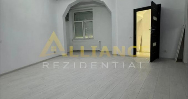 { Metrou UNIVERSITATE } Apartament 4 camere