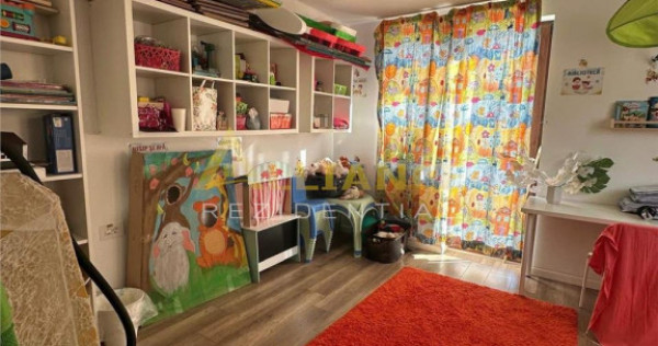 Casa - 370.000eur - 6 Dormitoare living