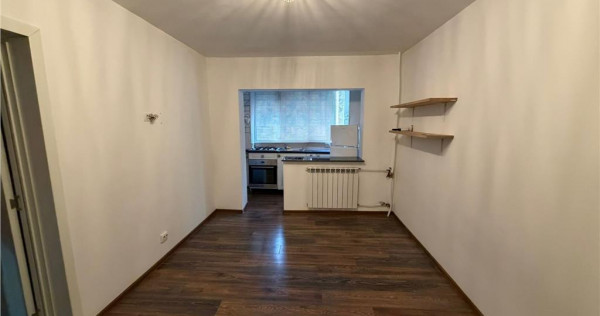 Garsoniera parter, de in zona Centrala - Bucegi - Sala Poli