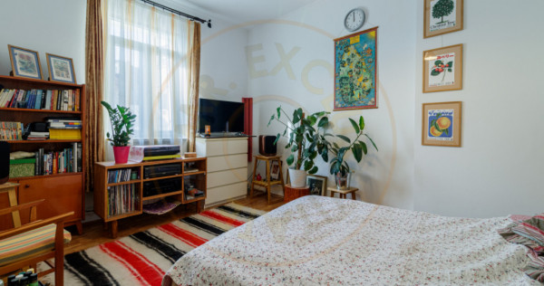 Apartament intr-o casa interbelica.