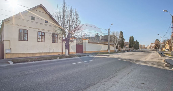 Casă de v&acirc;nzare &icirc;n centrul localității Prejmer, tere...