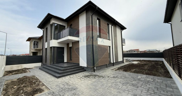 Casă / Vilă cu 4 camere Strada Vrancei